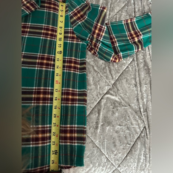 Disney Hocus Pocus Flannel - Picture 8 of 8